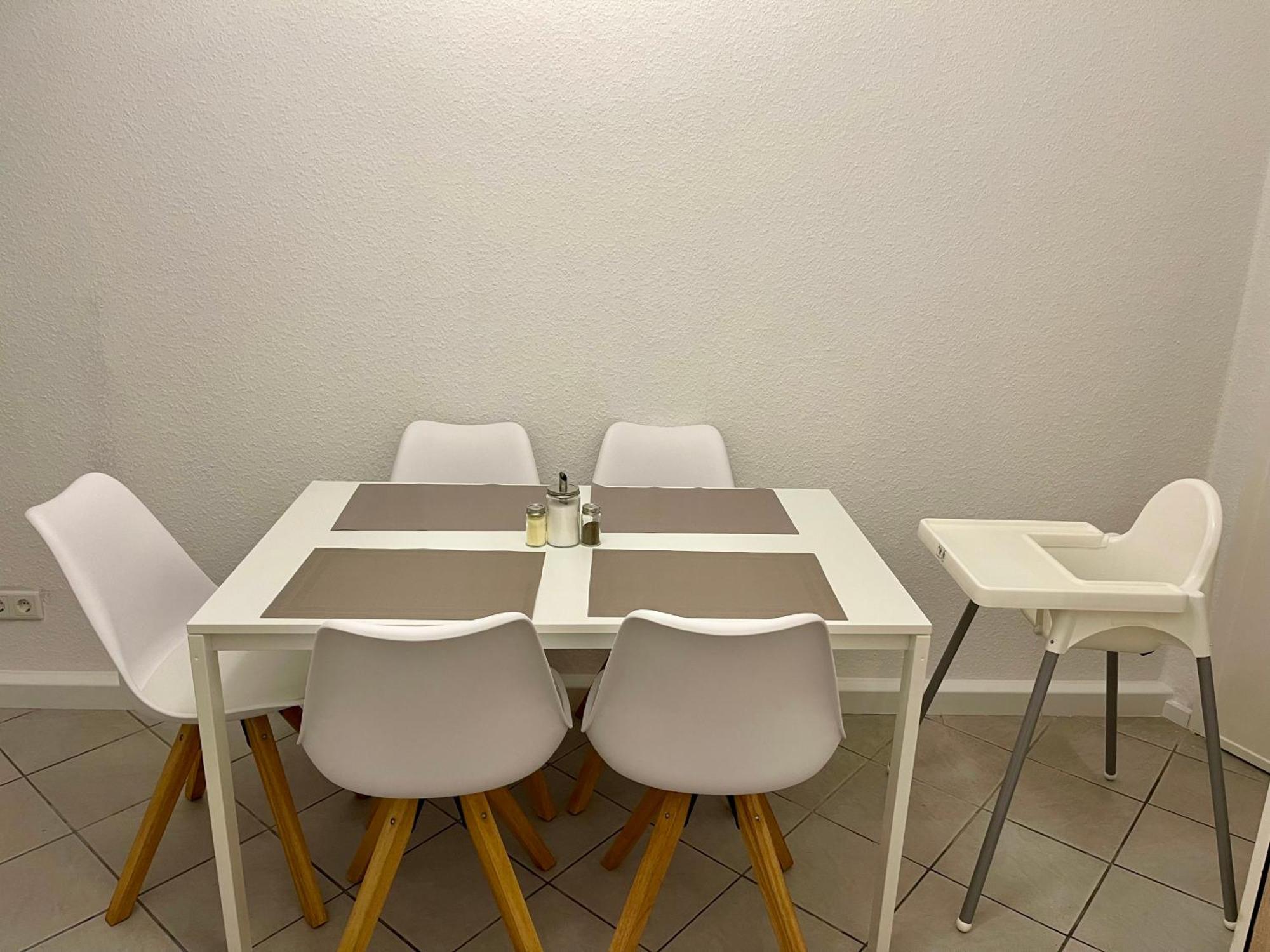 Raha Apartments - Ihr Komfortables Zuhause - Garten - Vollausstattung - Balkon - Parkplatz Касел Екстериор снимка