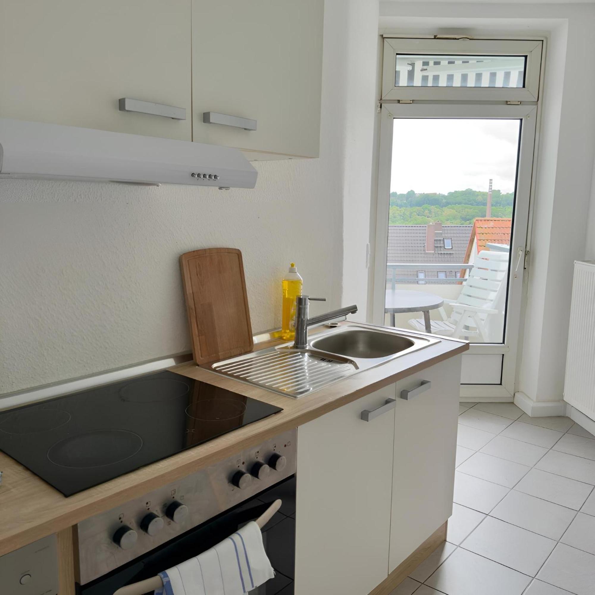 Raha Apartments - Ihr Komfortables Zuhause - Garten - Vollausstattung - Balkon - Parkplatz Касел Екстериор снимка